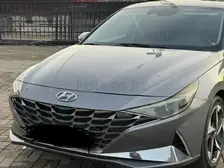 Hyundai Elantra, 2022