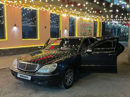 Mercedes-Benz S 320 2000 года за 4 800 000 тг. в Астана – фото 10