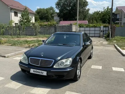 Mercedes-Benz S 320 2000 года за 4 800 000 тг. в Астана – фото 2