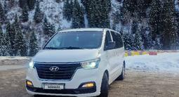 Hyundai Starex 2019 года за 12 300 000 тг. в Алматы – фото 2