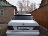 Mercedes-Benz E 220 1992 года за 1 300 000 тг. в Усть-Каменогорск – фото 4