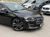 Chevrolet Malibu 2017 годаүшін8 450 000 тг. в Алматы – фото 2