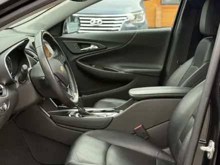 Chevrolet Malibu 2017 года за 8 450 000 тг. в Алматы – фото 22