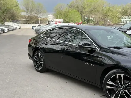Chevrolet Malibu 2017 года за 8 450 000 тг. в Алматы – фото 3