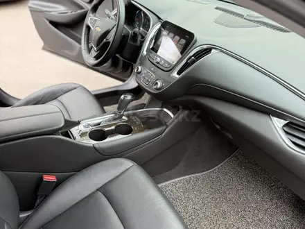 Chevrolet Malibu 2017 года за 8 450 000 тг. в Алматы – фото 45