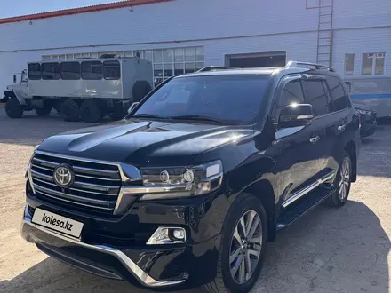Toyota Land Cruiser 2017 года за 35 500 000 тг. в Уральск