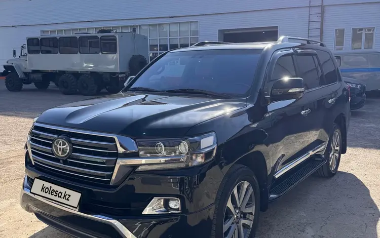 Toyota Land Cruiser 2017 года за 35 500 000 тг. в Уральск