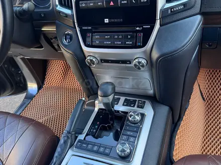 Toyota Land Cruiser 2017 года за 35 500 000 тг. в Уральск – фото 8