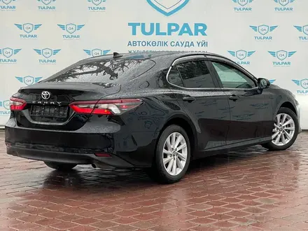 Toyota Camry 2022 года за 14 500 000 тг. в Алматы – фото 4