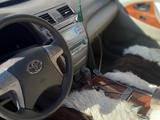 Toyota Camry 2008 годаүшін7 000 000 тг. в Актобе – фото 2