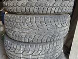 Шины зимние 225 60 17 за 55 000 тг. в Алматы