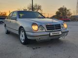 Mercedes-Benz E 230 1997 годаүшін2 800 000 тг. в Караганда