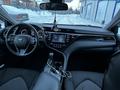 Toyota Camry 2017 года за 11 000 000 тг. в Актобе – фото 19