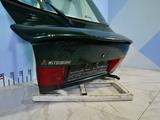 Крышка багажника Mitsubishi Carisma за 40 000 тг. в Тараз – фото 3