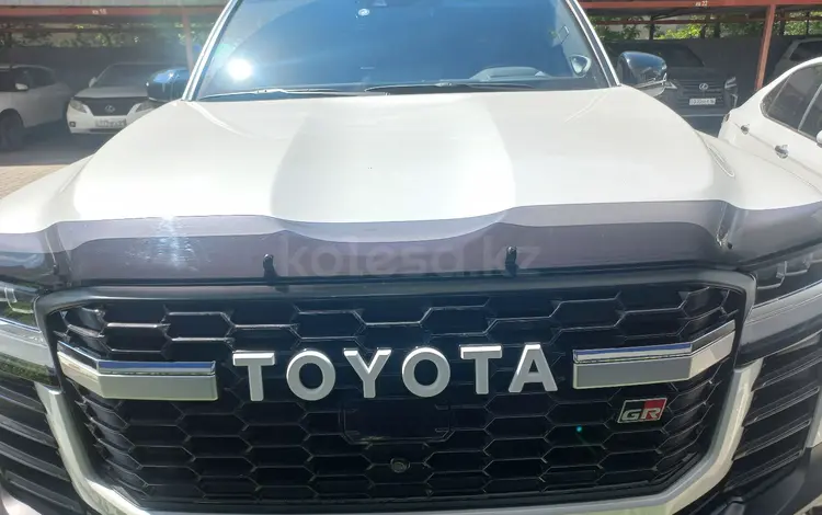 Toyota Land Cruiser 2023 года за 55 800 000 тг. в Семей