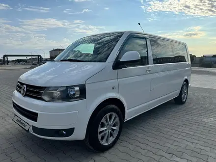 Volkswagen Caravelle 2014 года за 16 000 000 тг. в Актау