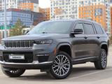 Jeep Grand Cherokee 2022 года за 45 000 000 тг. в Астана