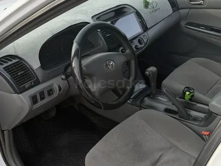 Toyota Camry 2005 года за 3 500 000 тг. в Актобе – фото 4