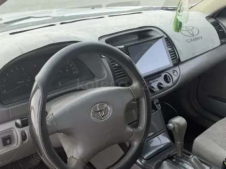 Toyota Camry 2005 года за 3 500 000 тг. в Актобе – фото 7