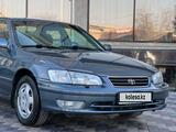 Toyota Camry 2001 года за 4 000 000 тг. в Шымкент – фото 2