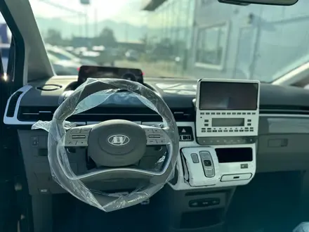 Hyundai Staria Luxe 2024 года за 23 751 000 тг. в Алматы – фото 11