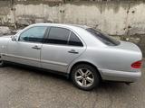 Mercedes-Benz E 240 1998 года за 2 300 000 тг. в Усть-Каменогорск – фото 5