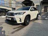 Toyota Highlander 2019 года за 25 000 000 тг. в Шымкент