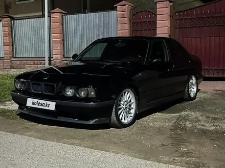 BMW 530 1994 года за 2 500 000 тг. в Алматы