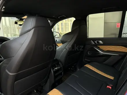 BMW X5 M 2020 года за 46 800 000 тг. в Алматы – фото 20