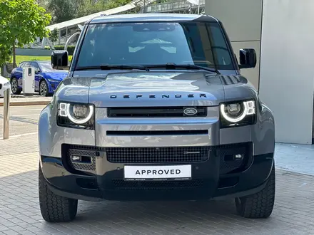 Land Rover Defender 2023 года за 54 900 000 тг. в Алматы – фото 2