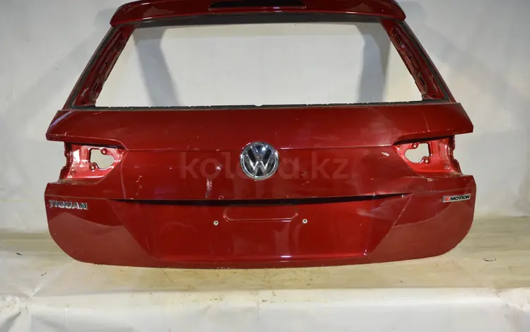 Крышка багажника Volkswagen Tiguan за 180 000 тг. в Караганда