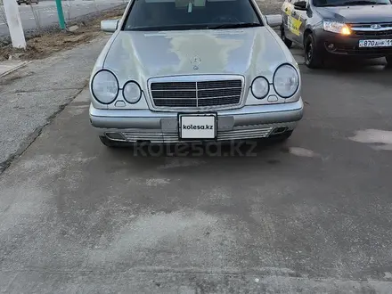 Mercedes-Benz E 280 1998 года за 3 100 000 тг. в Кызылорда – фото 2