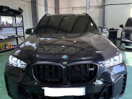 BMW X5 2024 года за 58 000 000 тг. в Алматы – фото 2