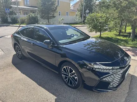 Toyota Camry 2025 года за 19 500 000 тг. в Астана – фото 2