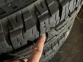 Комплект шины с дисками 5 (шт) BRIDGESTONE 2021г. за 250 000 тг. в Уральск – фото 2