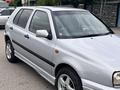 Volkswagen Golf 1994 года за 1 350 000 тг. в Алматы – фото 3