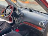 Chevrolet Aveo 2011 года за 2 700 000 тг. в Караганда – фото 2