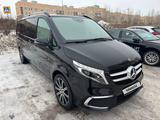 Mercedes-Benz V 250 2022 годаfor31 200 000 тг. в Астана