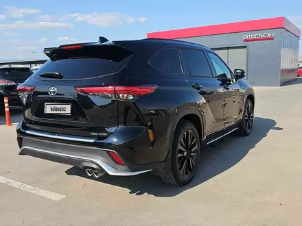 Toyota Highlander 2022 года за 20 800 000 тг. в Алматы – фото 4