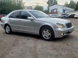 Mercedes-Benz C 200 2001 года за 2 600 000 тг. в Алматы – фото 2