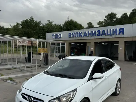 Hyundai Accent 2013 года за 4 390 000 тг. в Алматы – фото 2