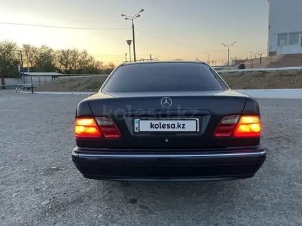 Mercedes-Benz E 240 2000 года за 3 800 000 тг. в Жалагаш – фото 4
