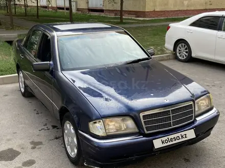 Mercedes-Benz C 180 1997 года за 1 250 000 тг. в Алматы – фото 2