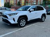 Toyota RAV4 2020 года за 12 000 000 тг. в Актобе – фото 4