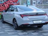 Hyundai Elantra 2021 года за 9 990 000 тг. в Алматы – фото 4