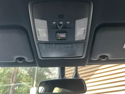 Toyota RAV4 Luxe 2017 года за 11 390 000 тг. в Алматы – фото 20