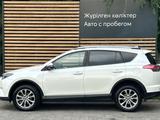 Toyota RAV4 Luxe 2017 годаүшін11 390 000 тг. в Алматы – фото 4