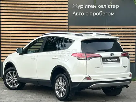 Toyota RAV4 Luxe 2017 года за 11 390 000 тг. в Алматы – фото 8
