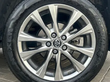 Toyota RAV4 Luxe 2017 года за 11 390 000 тг. в Алматы – фото 25