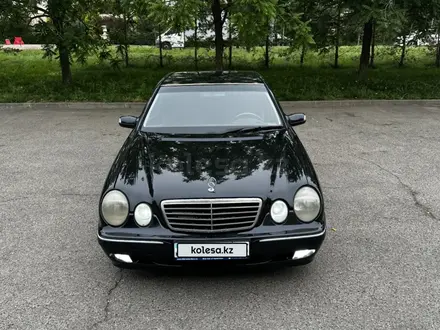 Mercedes-Benz E 320 1999 года за 3 800 000 тг. в Алматы – фото 4